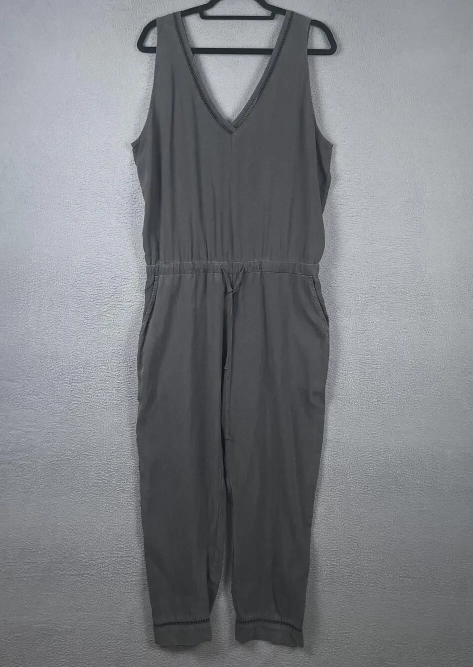 Cloth & Stone Jumpsuit Womens M Gray Sleeveless V-Neck Strap Pockets Casual